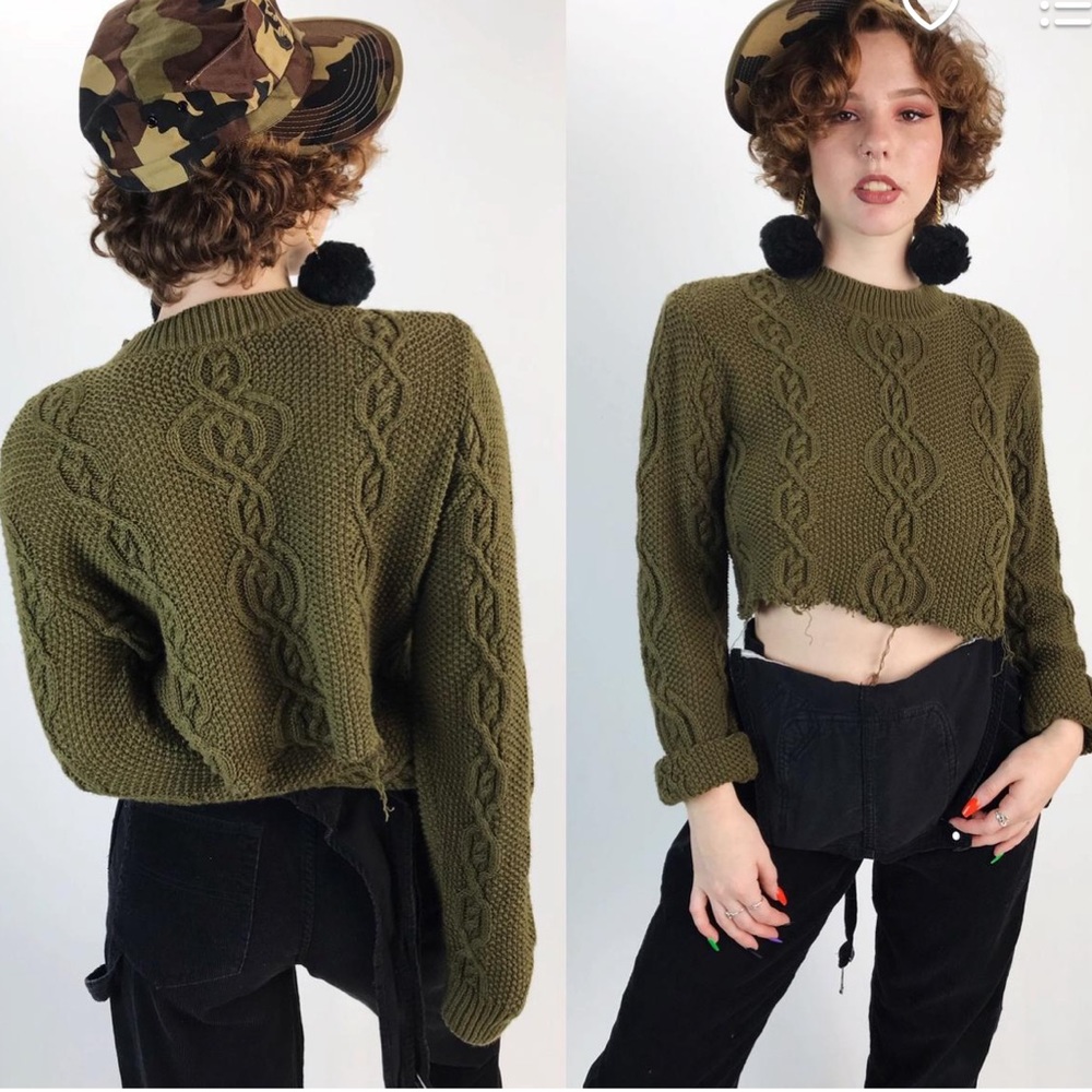 Cropped olive green cable knit sweater size small - Picture 7 of 10